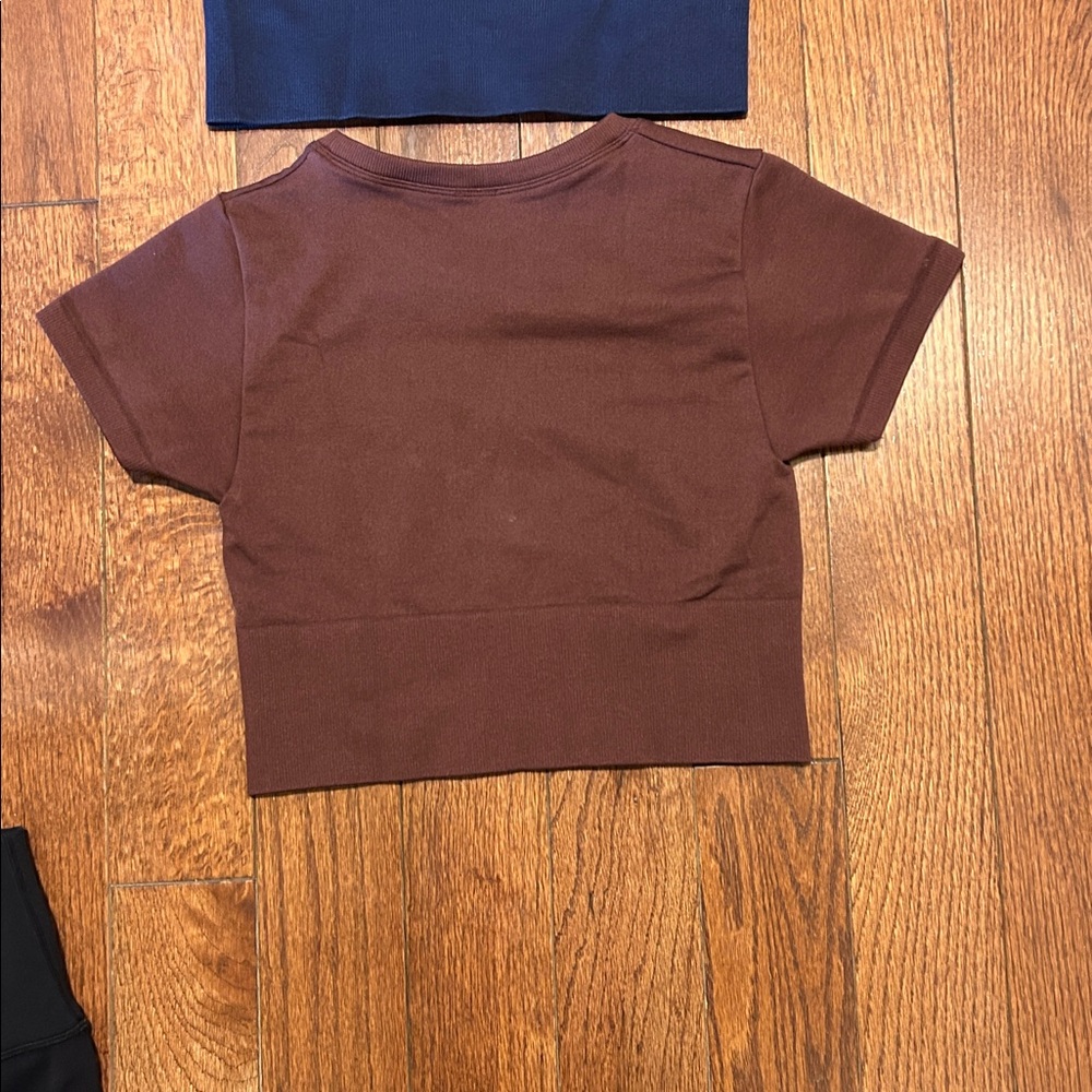 Size XS set of 3 offline by aerie crop tops - Picture 7 of 10